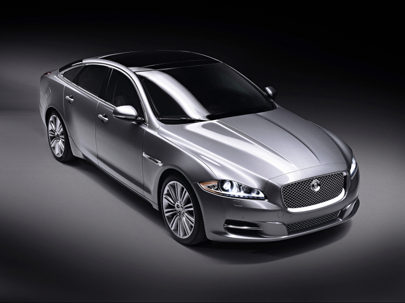Illustration for article titled 2010 Jaguar XJ: The New Cat Revealed!